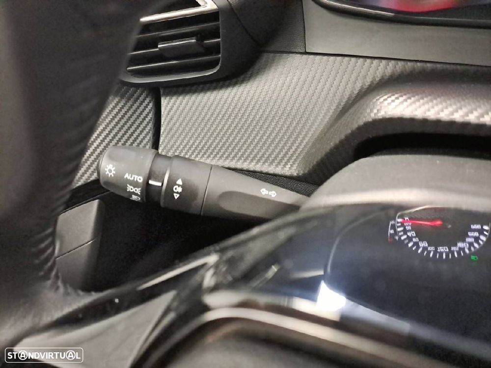 Peugeot 2008 1.2 PureTech Style - 13