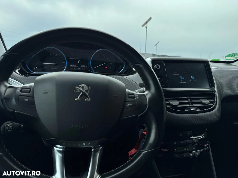 Peugeot 2008 PureTech 110 Stop&Start Allure - 11