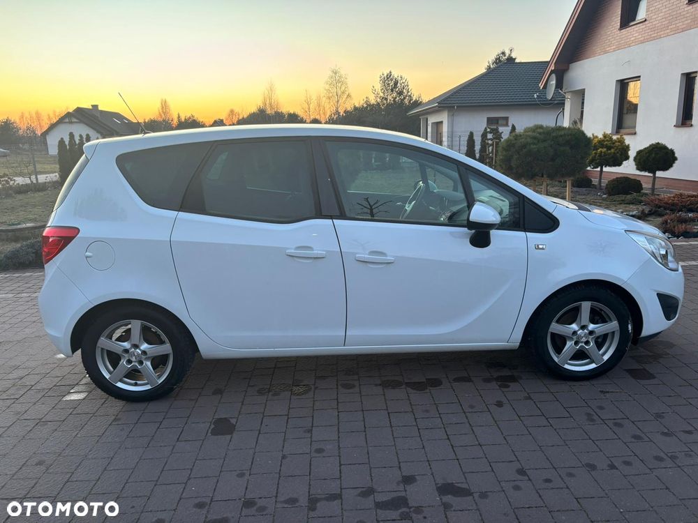 Opel Meriva - 12