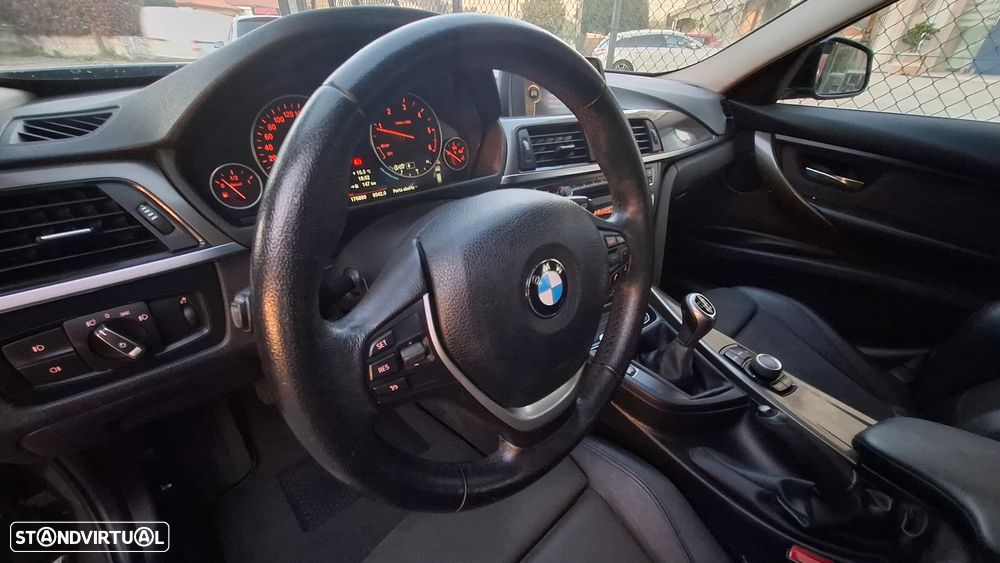 BMW 318 d Line Sport - 20