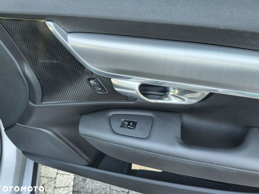 Volvo V90 D3 Momentum - 24