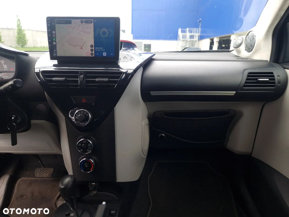 Toyota iQ 1.0 Luna CVT - 11