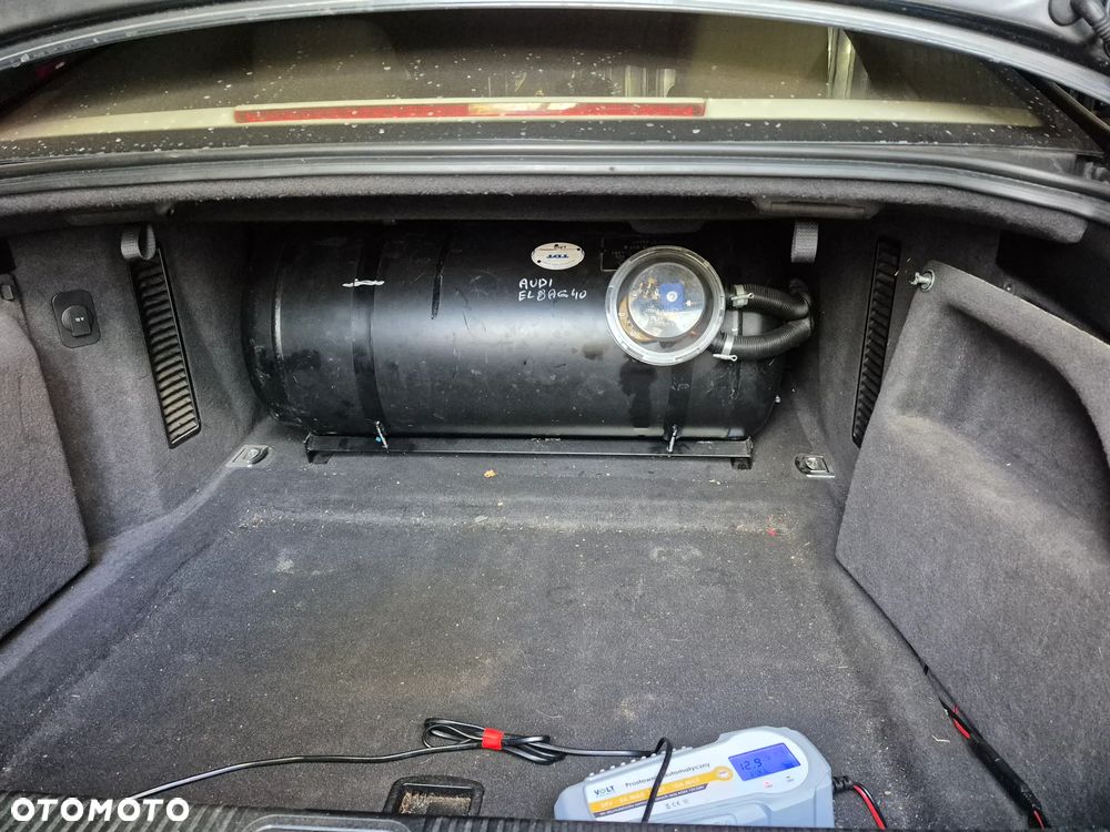 Audi A8 6.0 W12 L Quattro - 11
