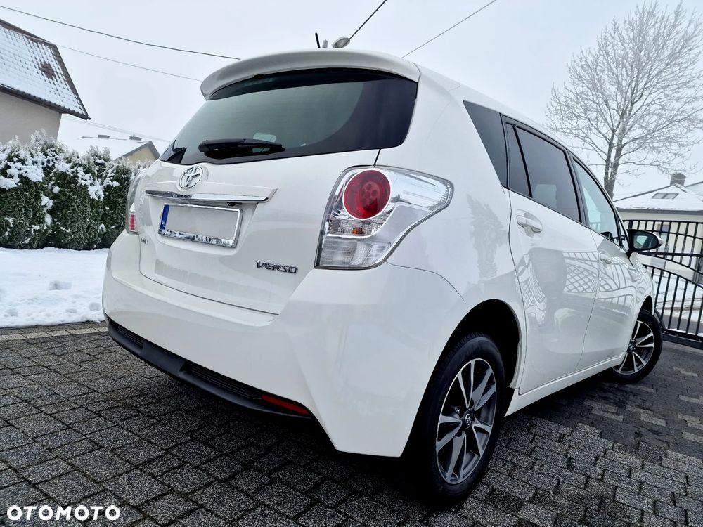 Toyota Verso 1.6 Premium - 9