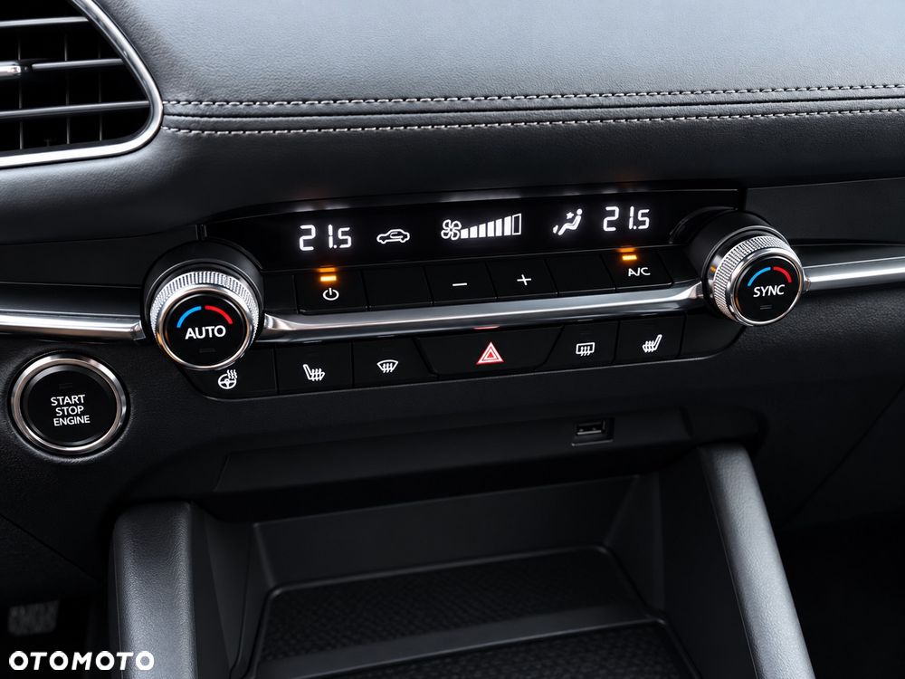 Mazda 3 e-SKYACTIV-G 150 M HYBRID EXCLUSIVE-LINE - 11