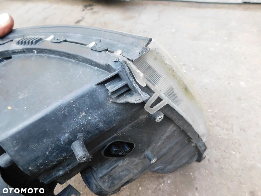 Lampa prawa przód OPEL VECTRA C SIGNUM GTS XENON HELLA - 4