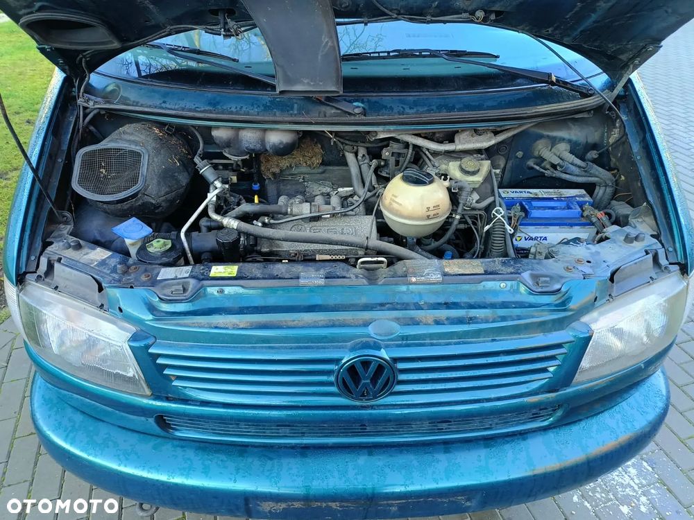 Volkswagen Caravelle - 16