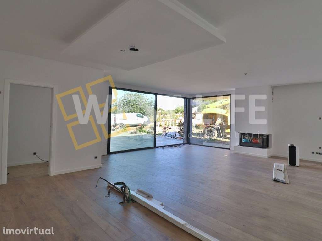 Moradia Térrea T4 projetada a pensar no contacto direto com a natur... - Grande imagem: 4/32