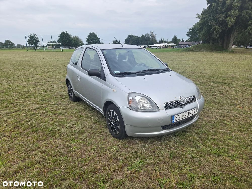 Toyota Yaris 1.0 Base - 2