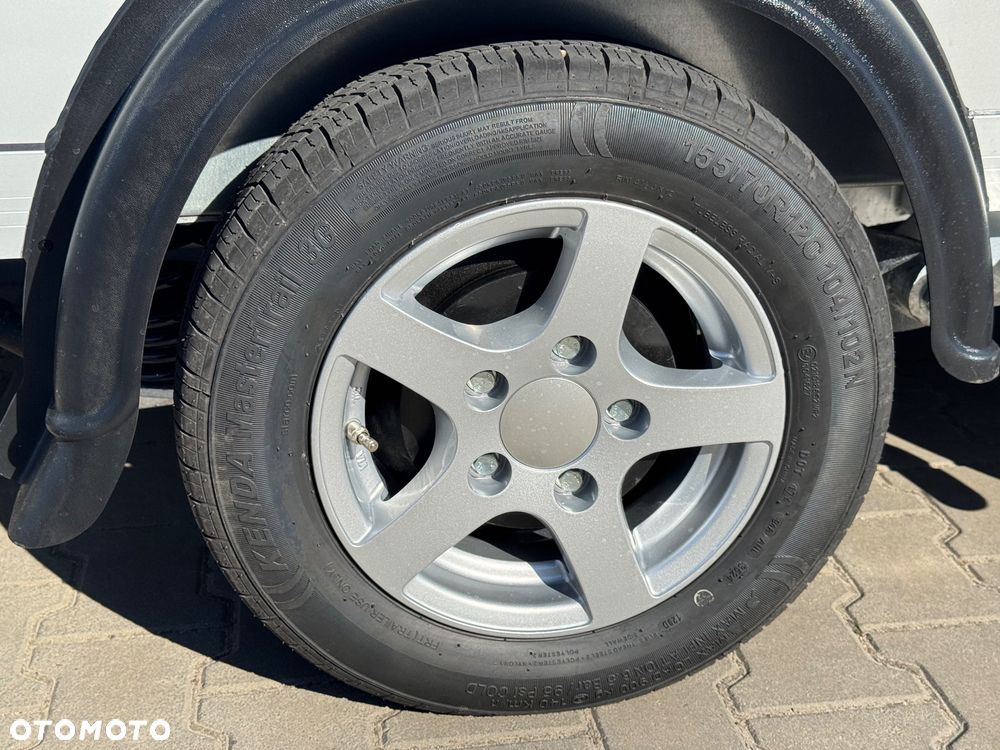 Debon C2000 - zamknięta przyczepa do przewozu aut, 550 x 215 cm, 3500kg, felgi ALU, wciągarka elektryczna - 10