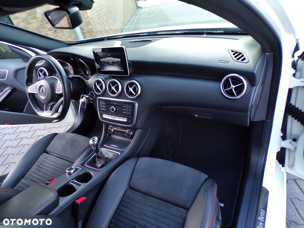 Mercedes-Benz Klasa A 180 AMG Line - 16