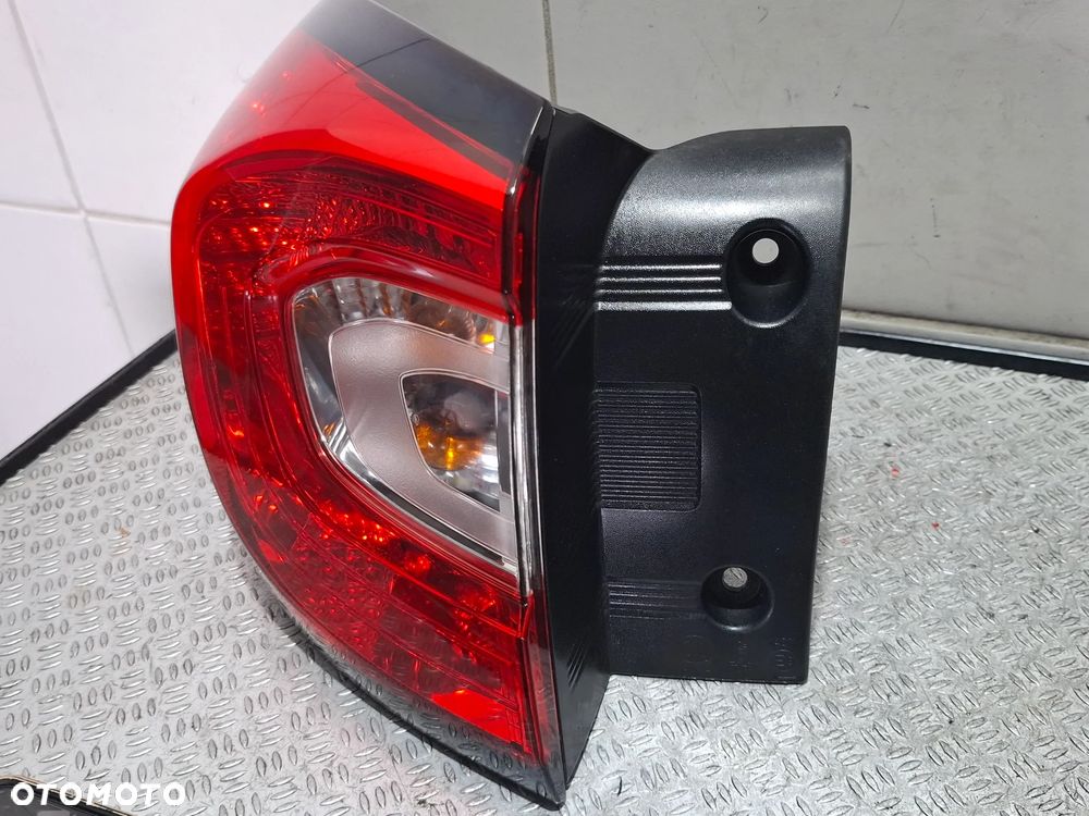 Lampa lewy tył Renault Captur 2015 rok nr 265557367R - 2