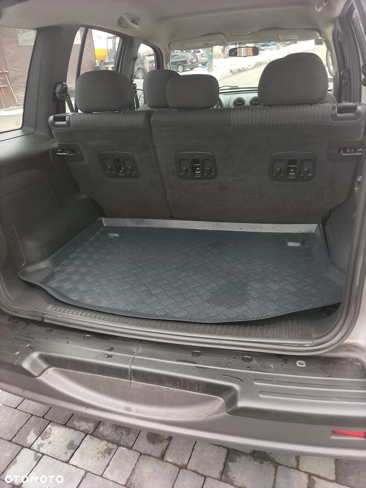 Jeep Cherokee - 35