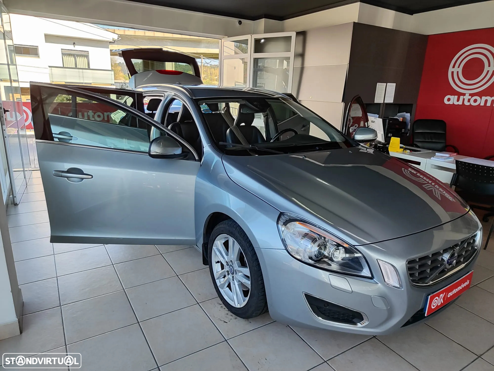 Volvo V60 D3 Geartronic Summum - 17