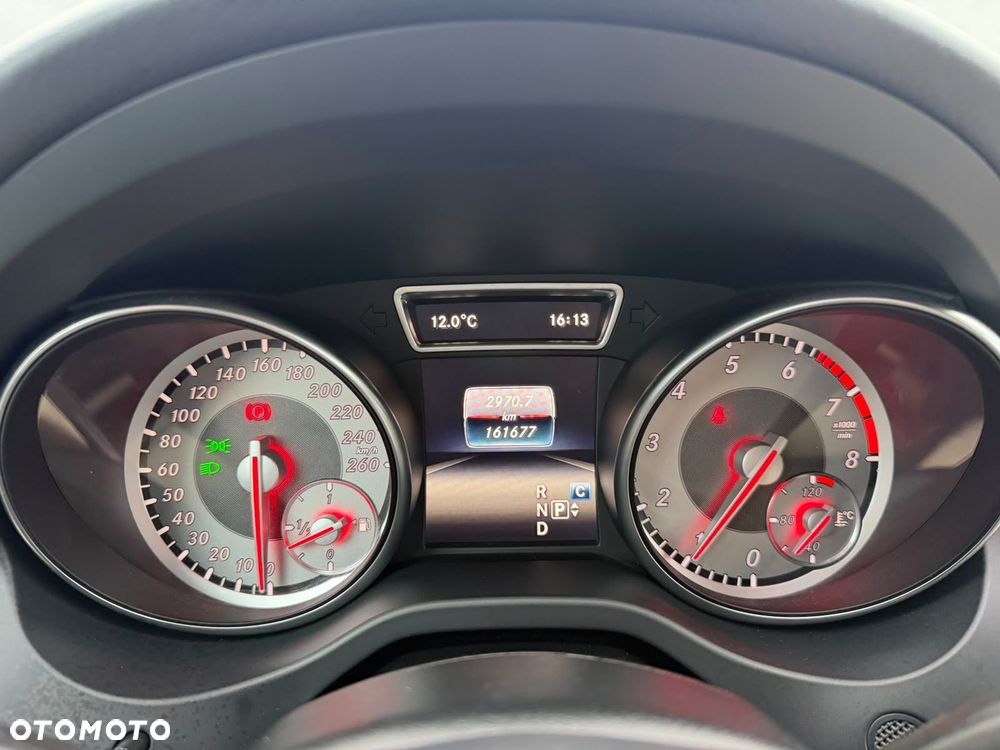 Mercedes-Benz GLA 250 7G-DCT Style - 29