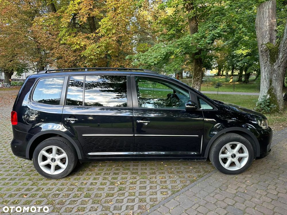 Volkswagen Touran 1.2 TSI STYLE - 4