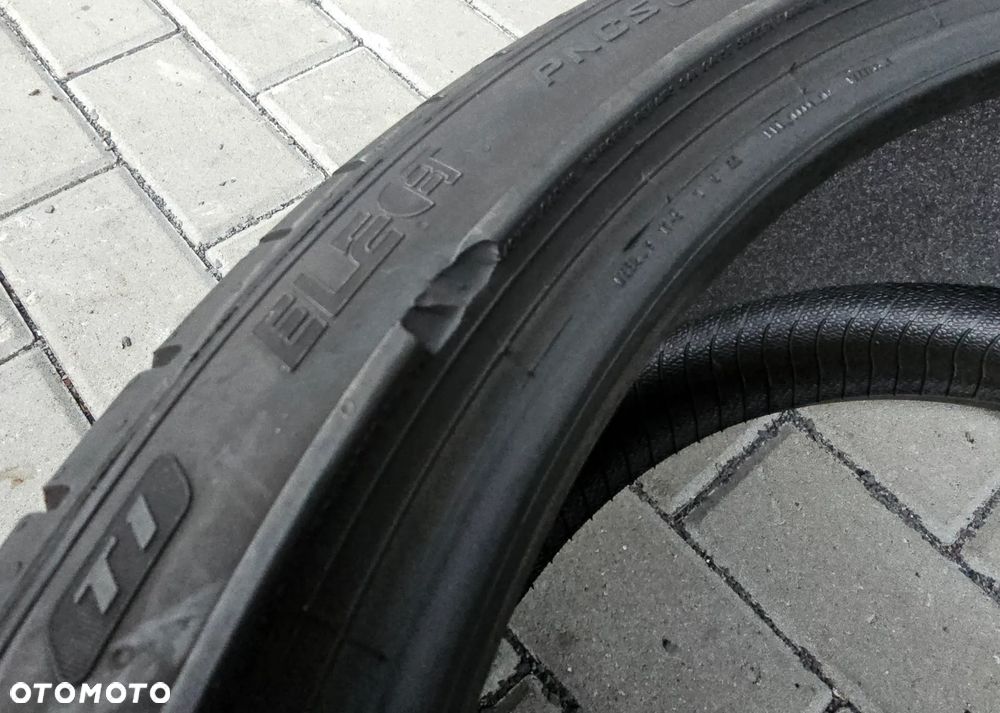Pirelli P Zero 255/35R21 98 W - 9