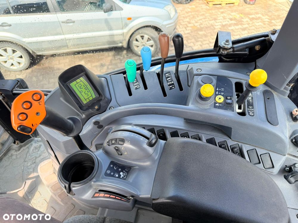 New Holland T7060 - 19