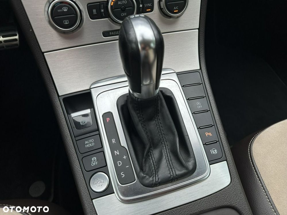 Volkswagen Passat - 27