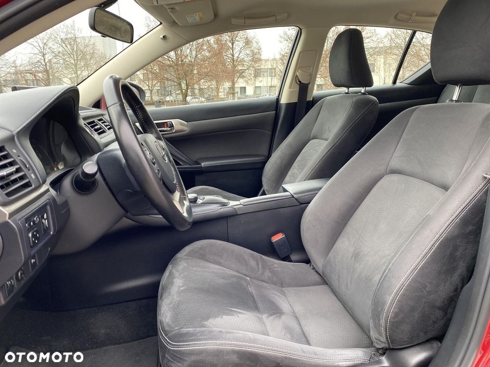 Lexus CT - 13
