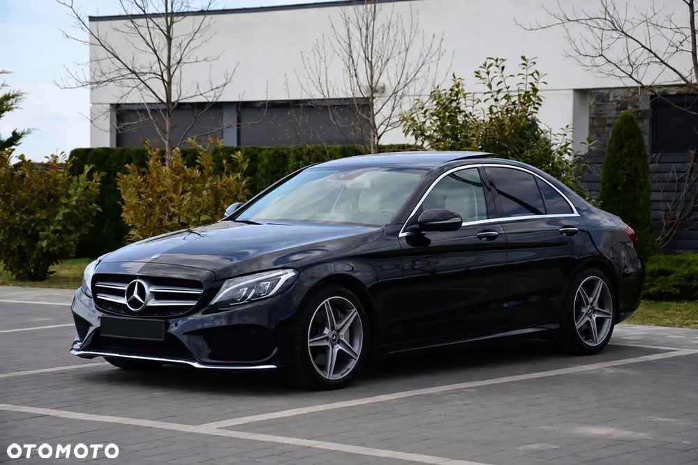 Mercedes-Benz Klasa C 300 9G-TRONIC - 2