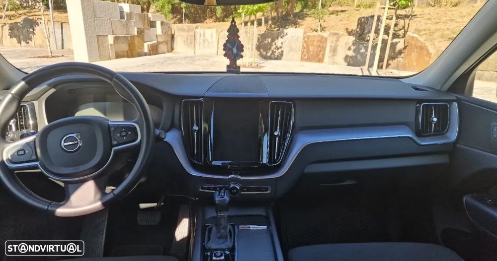 Volvo XC 60 2.0 D4 Momentum Plus Geartronic - 11