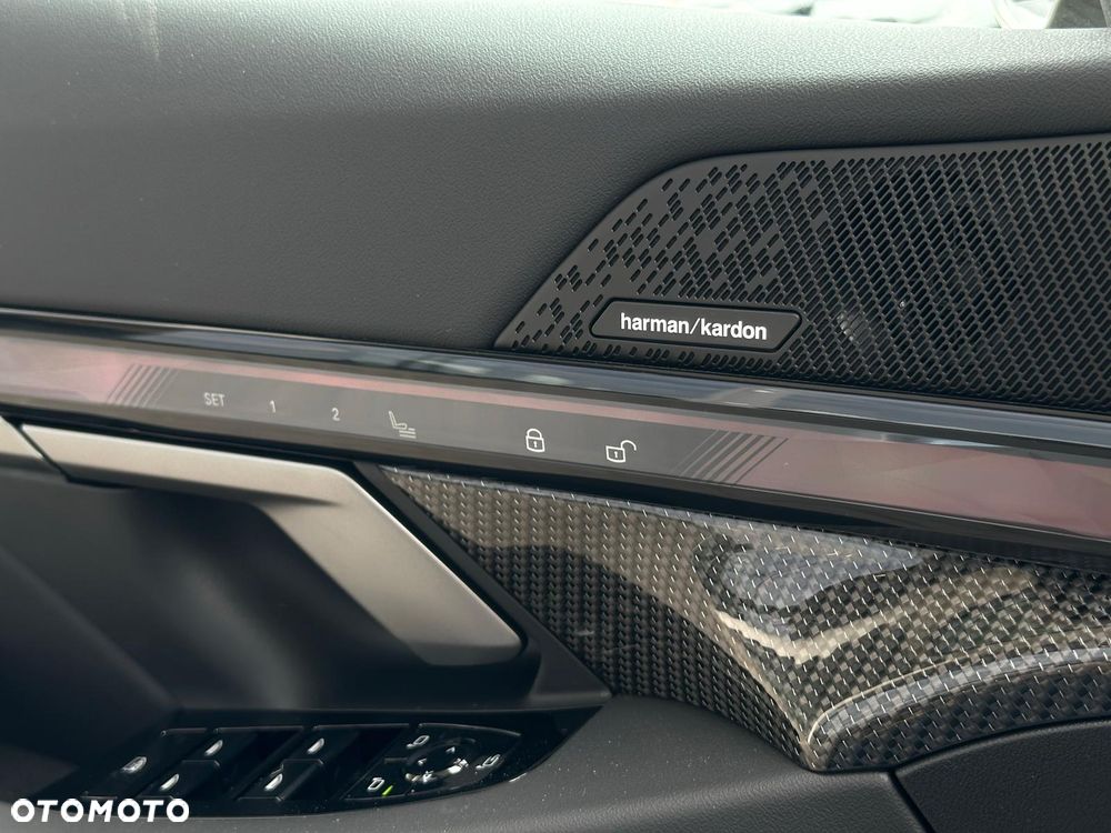 BMW Seria 5 530e xDrive PHEV - 19