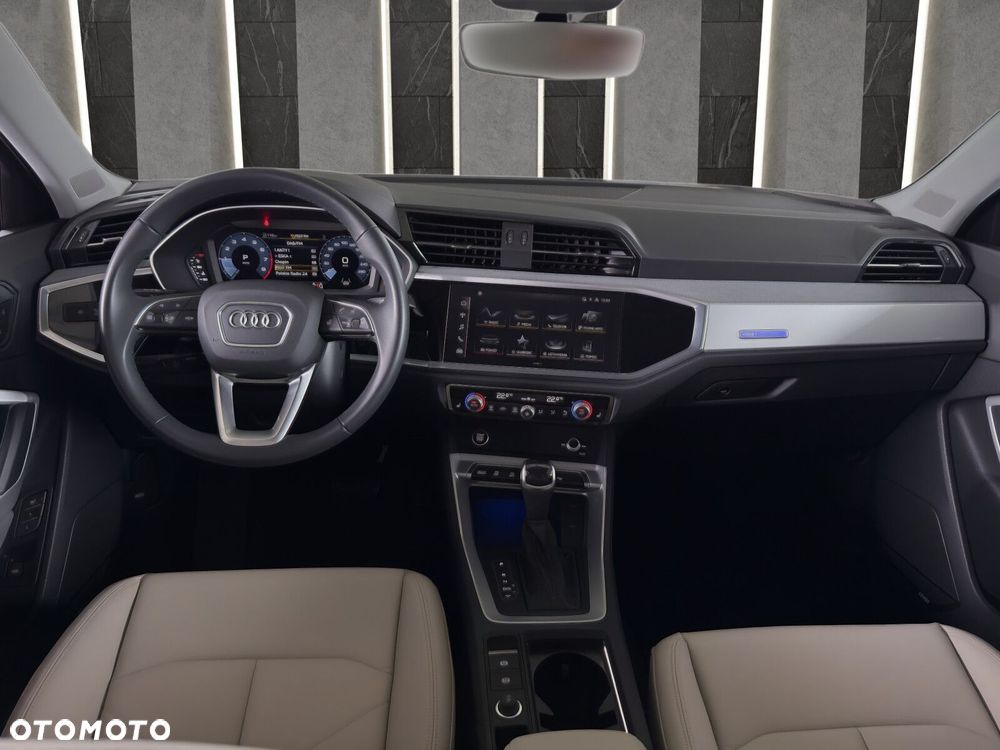 Audi Q3 Sportback - 12