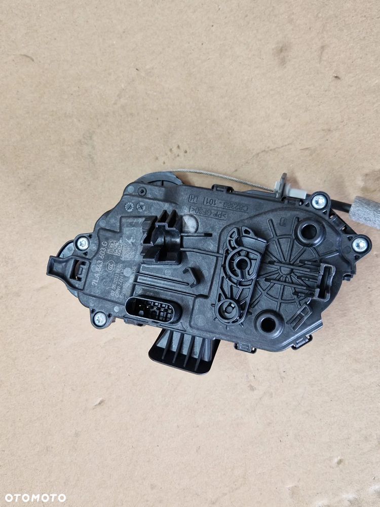 ZAMEK DRZWI LEWY VW T6.1 7LA843603G 7LA843745 - 6