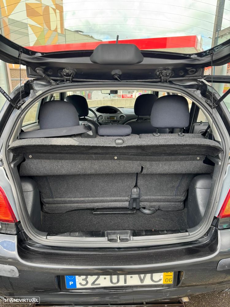 Toyota Yaris 1.0 Sol - 8