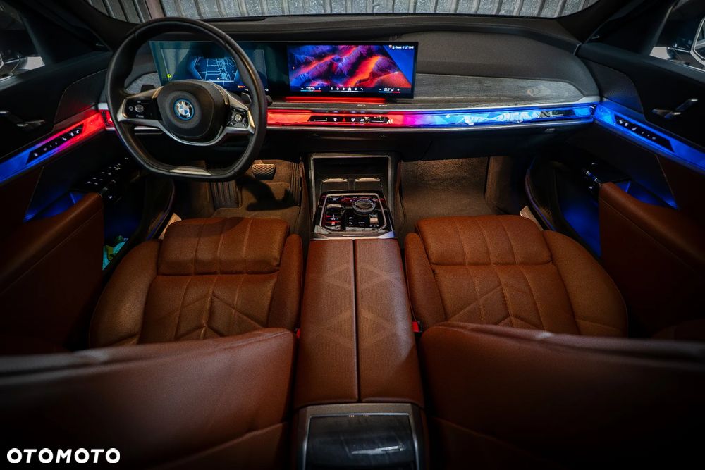 BMW Seria 7 750e xDrive - 29