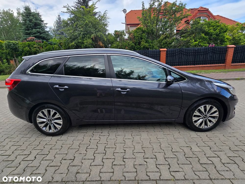 Kia Ceed - 13