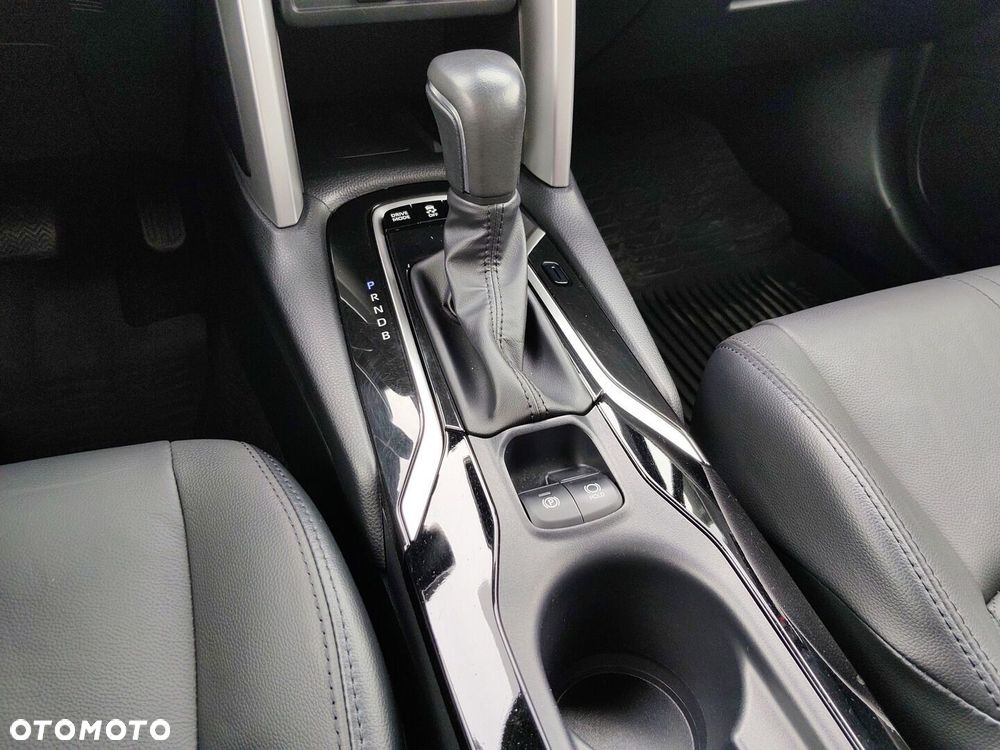 Toyota Corolla Cross 2.0 Hybrid Executive AWD - 28