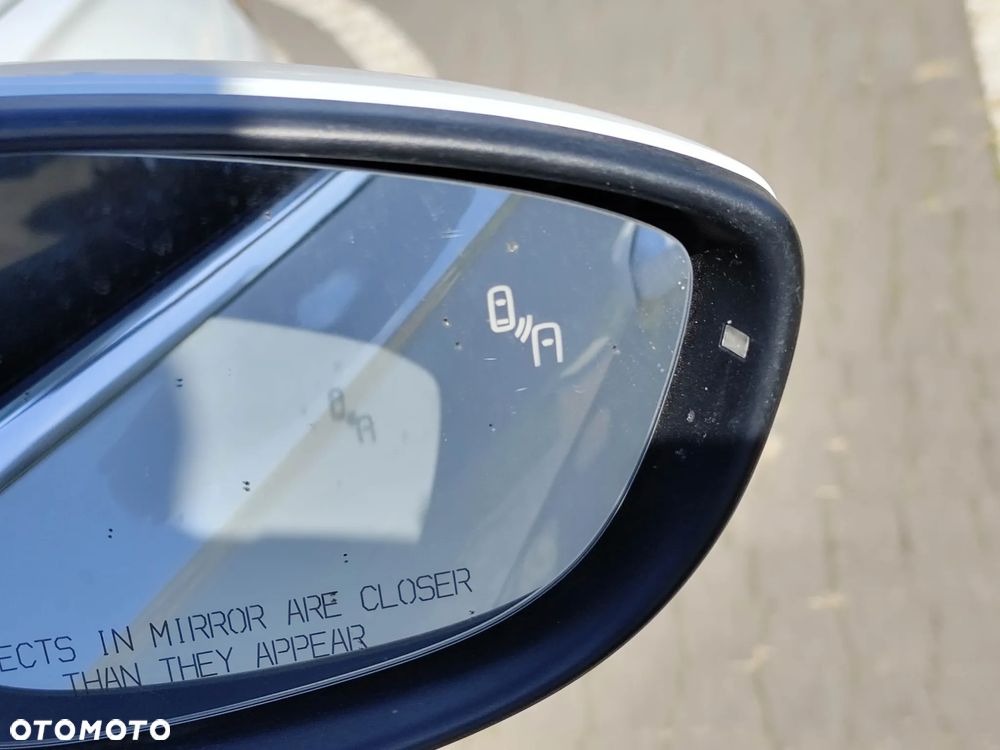 Volkswagen Passat 2.0 TSI Business DSG - 23