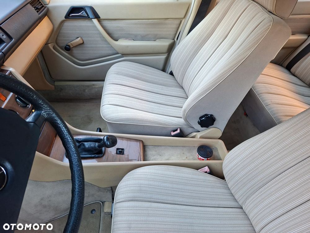 Mercedes-Benz W124 (1984-1993) 1989
