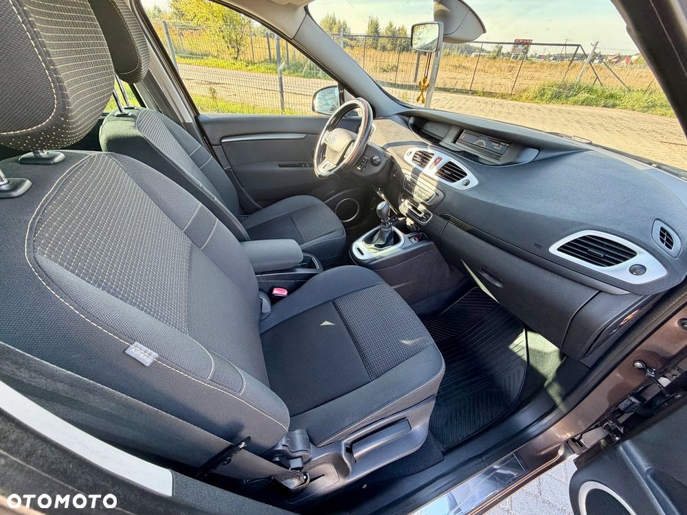 Renault Grand Scenic - 9