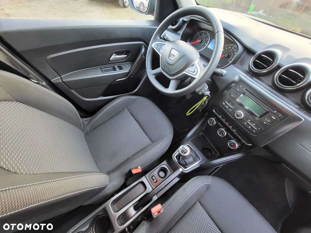 Dacia Duster 1.6 SCe Essential - 18