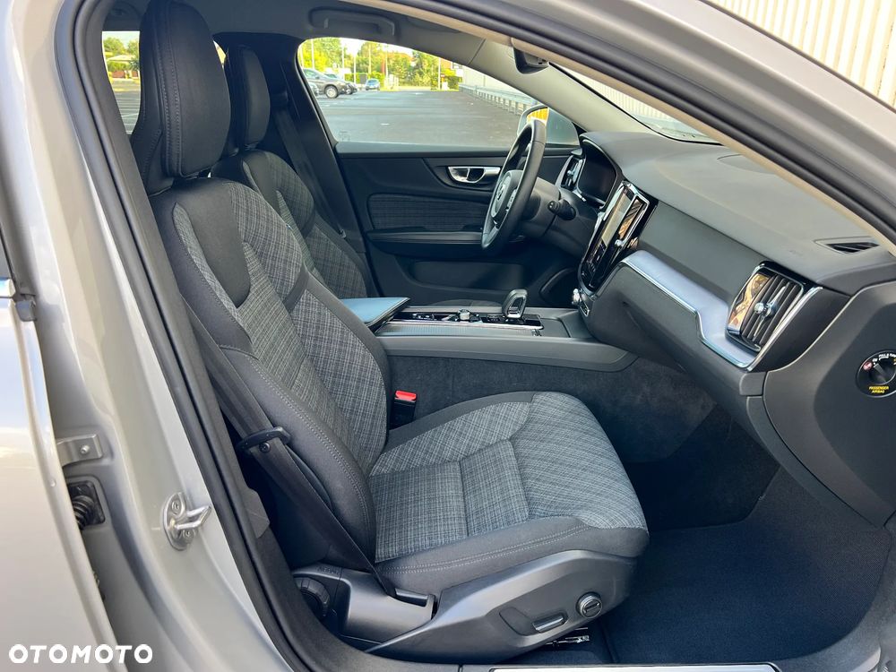 Volvo V60 B4 D Core - 16