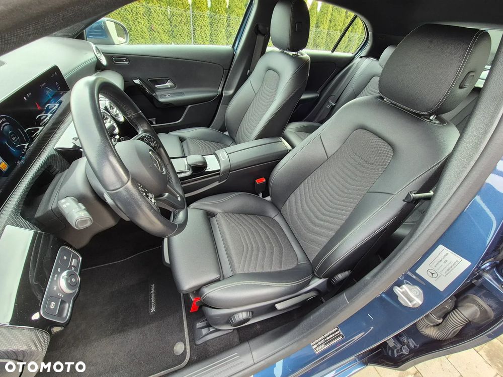 Mercedes-Benz Klasa A 180 Edycja specjalna 7G-DCT - 25