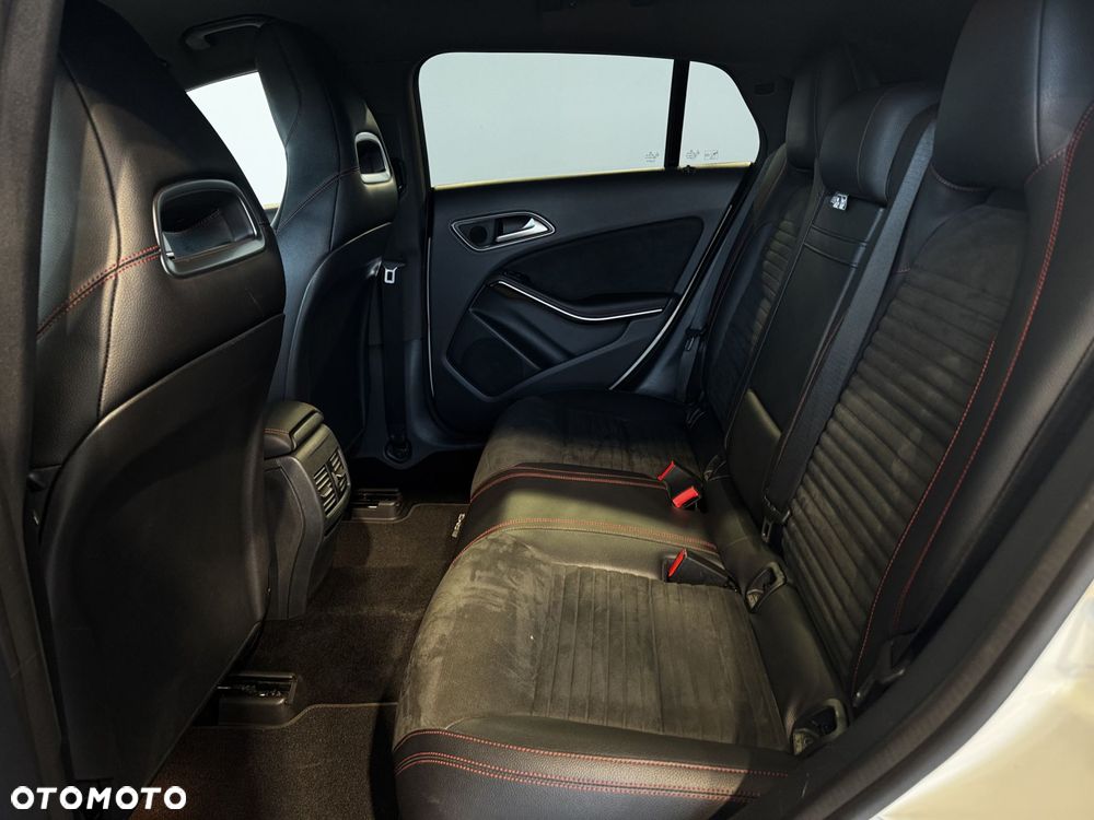 Mercedes-Benz CLA - 15