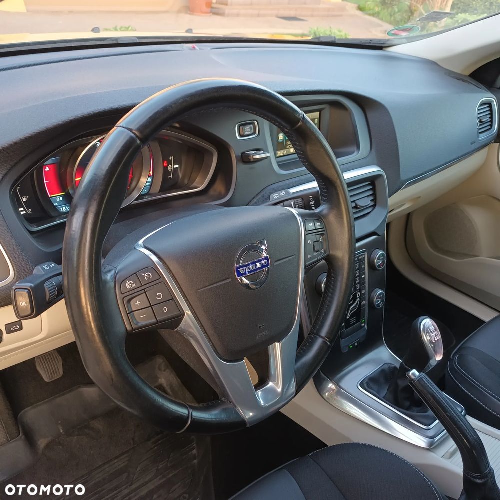 Volvo V40 D3 Momentum - 17