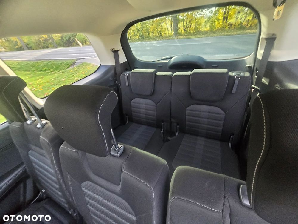 Ford Galaxy - 13