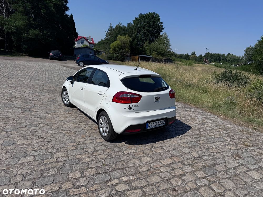Kia Rio 1.2 Attract - 11