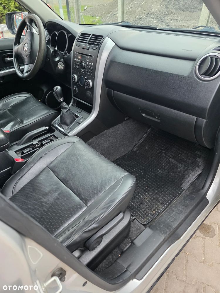 Suzuki Grand Vitara 2.0 Comfort - 13