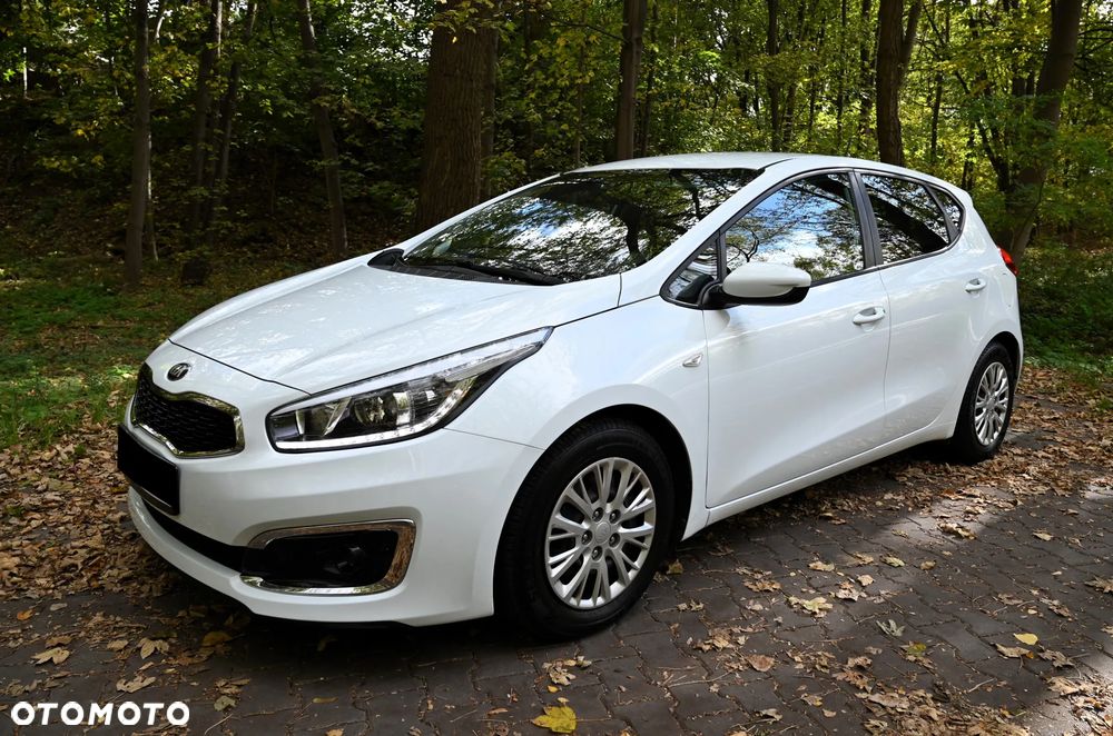 Kia Ceed - 11