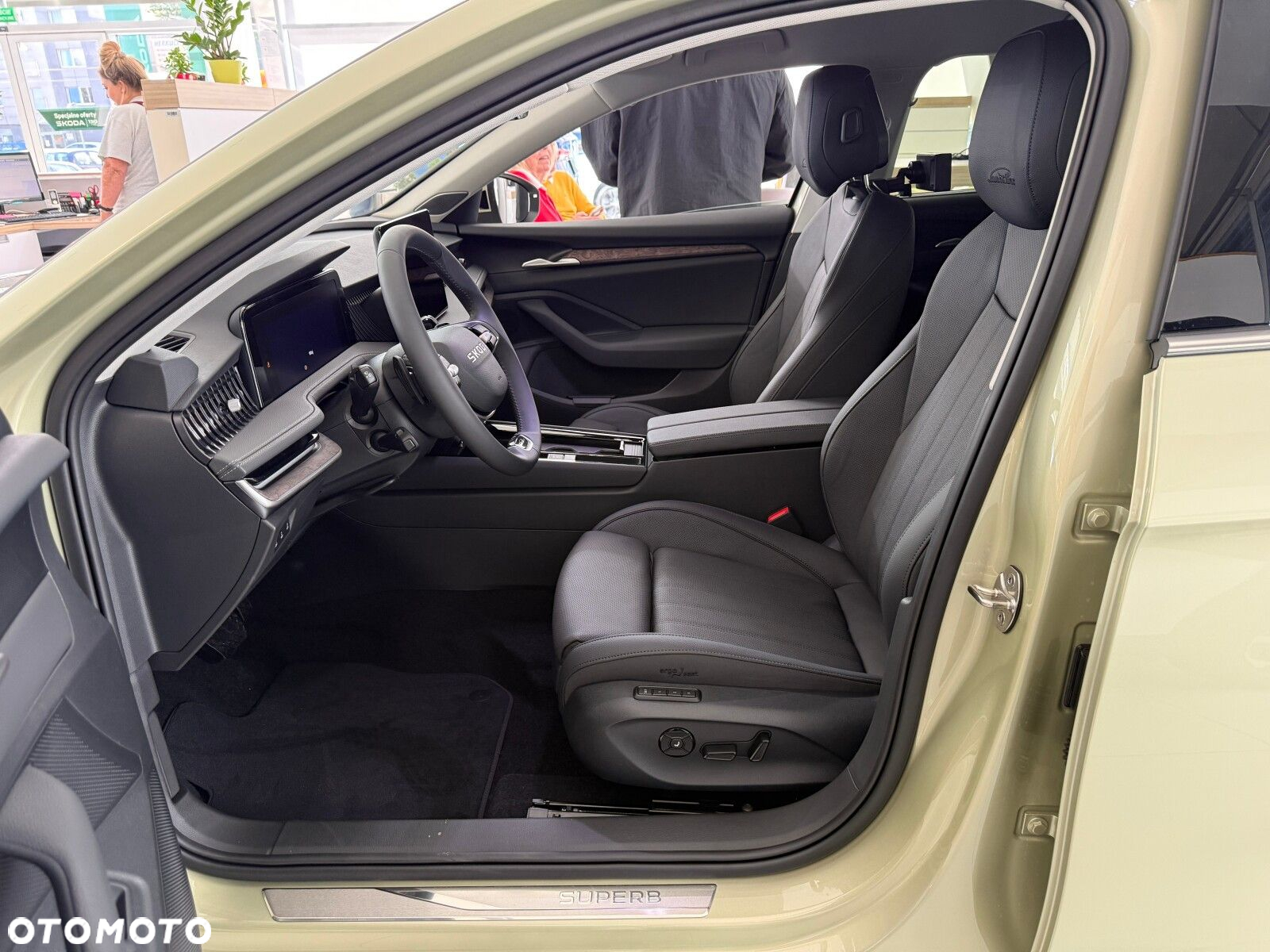 Skoda Superb 2.0 TDI SCR 4x4 L&K DSG - 10