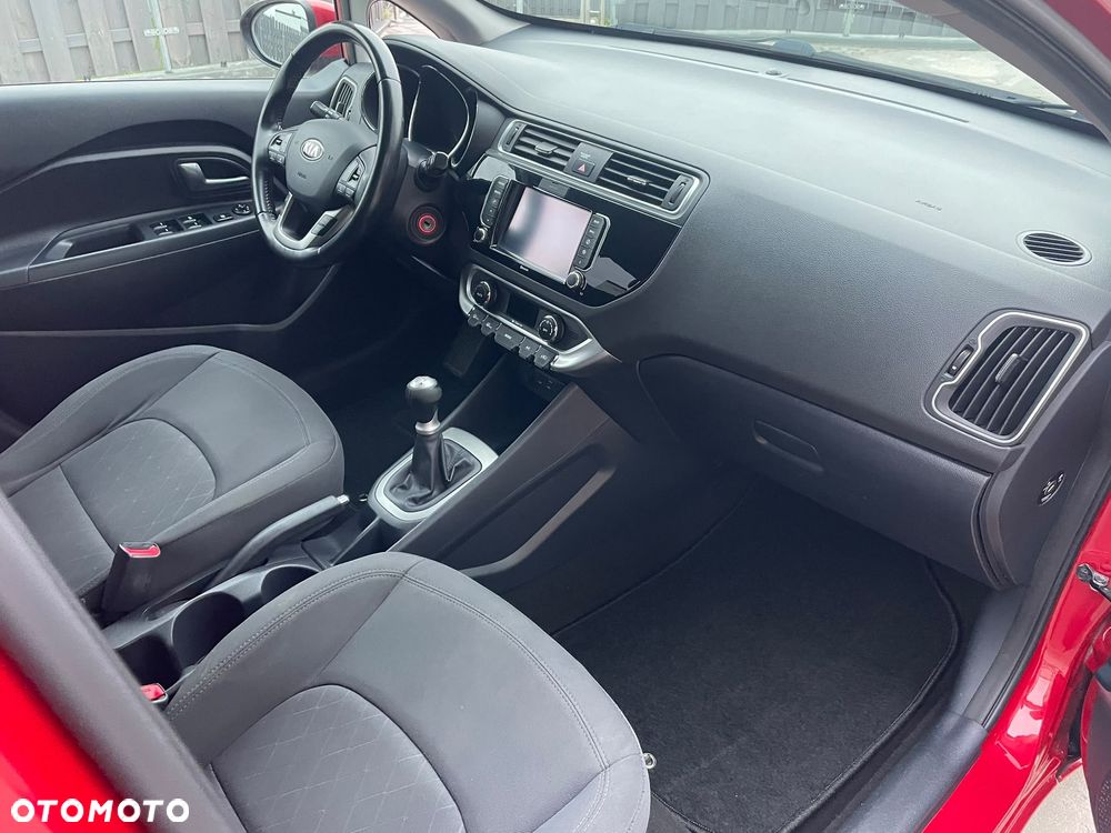 Kia Rio - 10