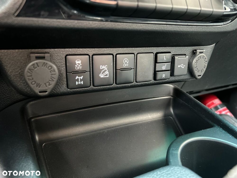 Toyota Hilux 2.8 D-4D mHEV Double Cab Invincible 4x4 - 19