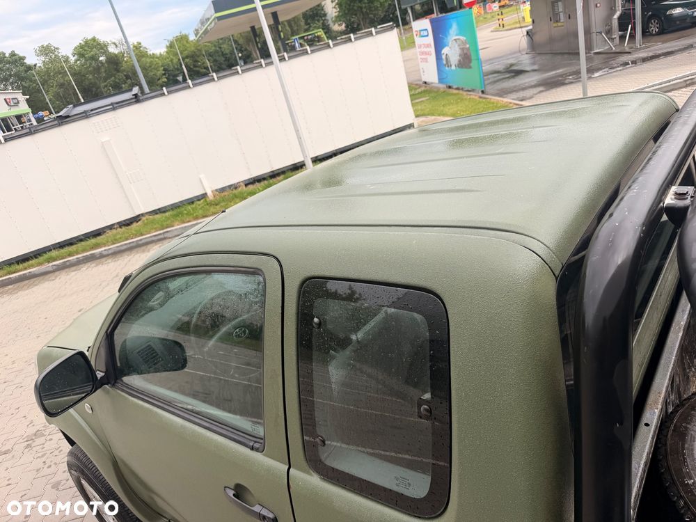 Toyota Hilux 2.5 D-4D DLX + - 13