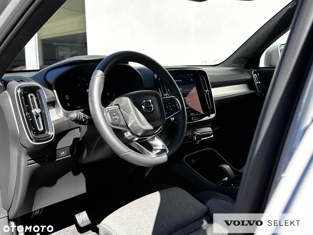 Volvo XC 40 - 25